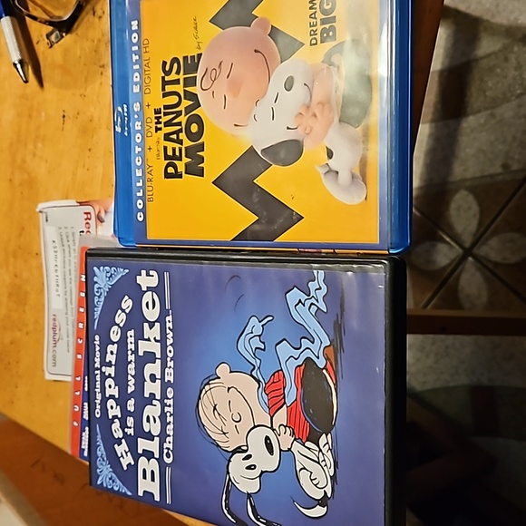 Happiness Is a Warm Blanket Charlie Brown [New Blu-ray] and the peanuts movie - Picture 1 of 5
